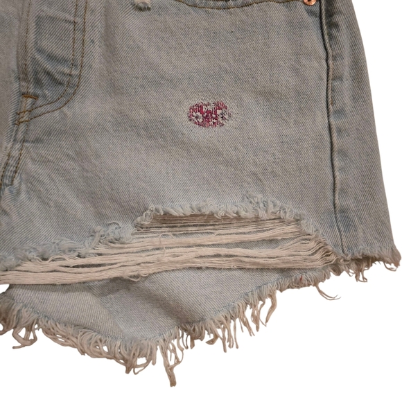 Levi's Light wash Women's Denim Pink Patch Destressed Shorts - Picture 5 of 9